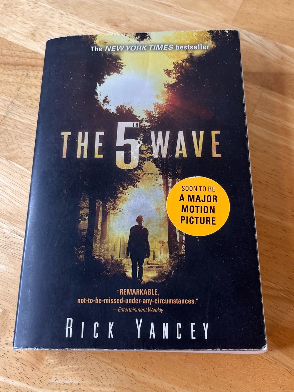 The 5th Wave Book by Rick Yancey